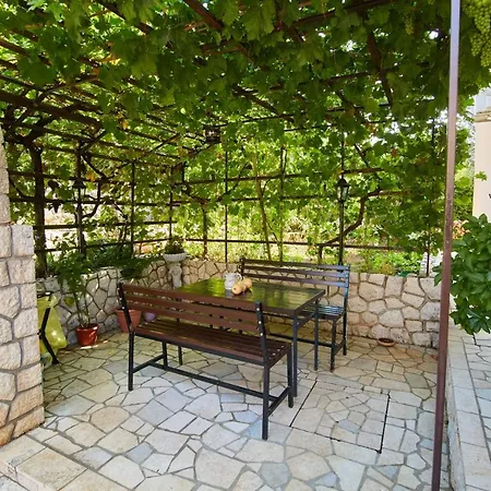 And With Parking Space - 19125 Guest house