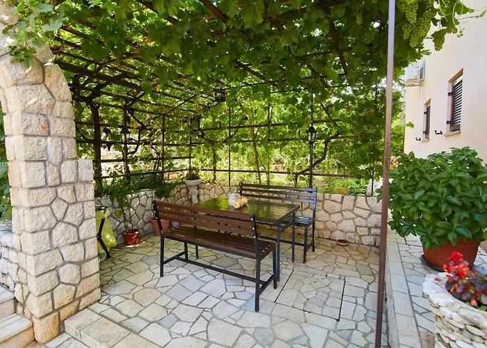 And With Parking Space - 19125 Vendégház