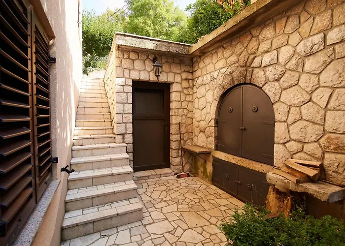 Vendégház And With Parking Space - 19125