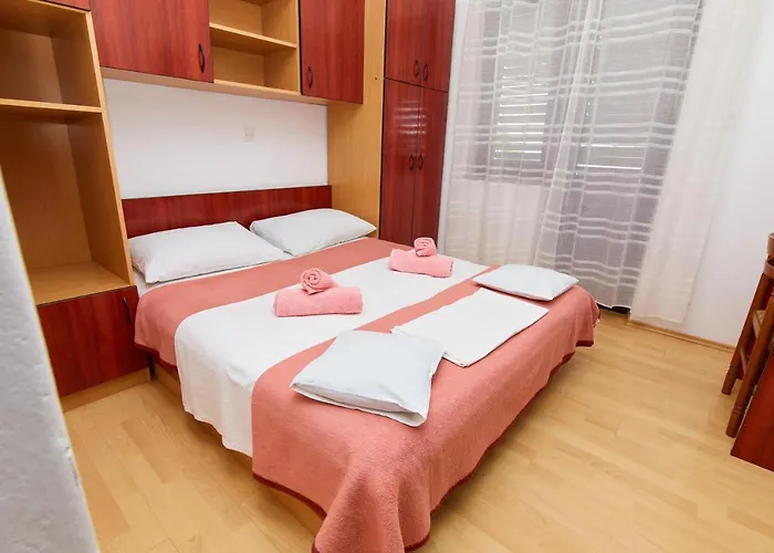 And With Parking Space - 19125 Vendégház 3*