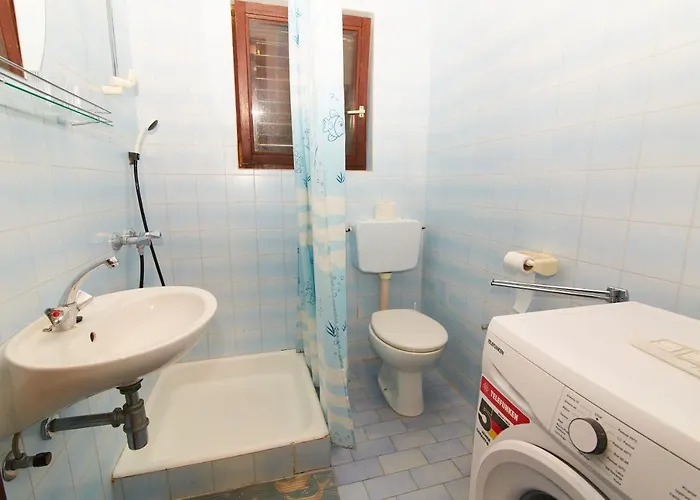 Vendégház And With Parking Space - 19125