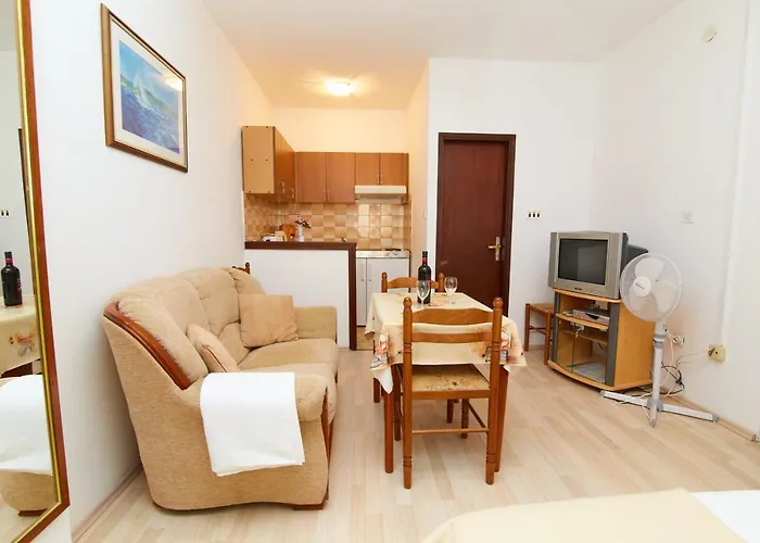 And With Parking Space - 19125 Vendégház